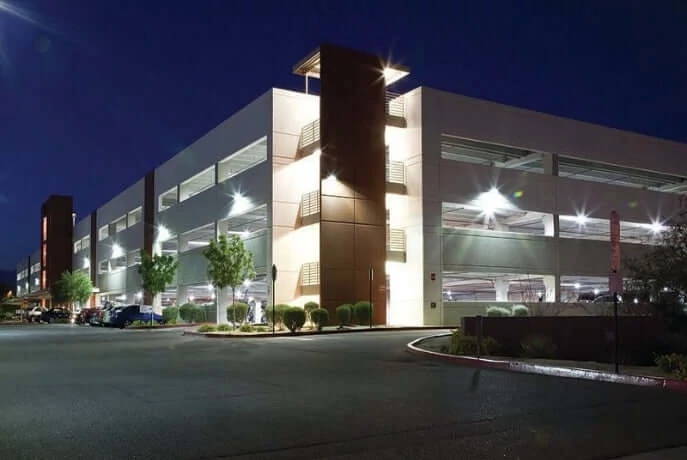 commercial building with a great lighting project